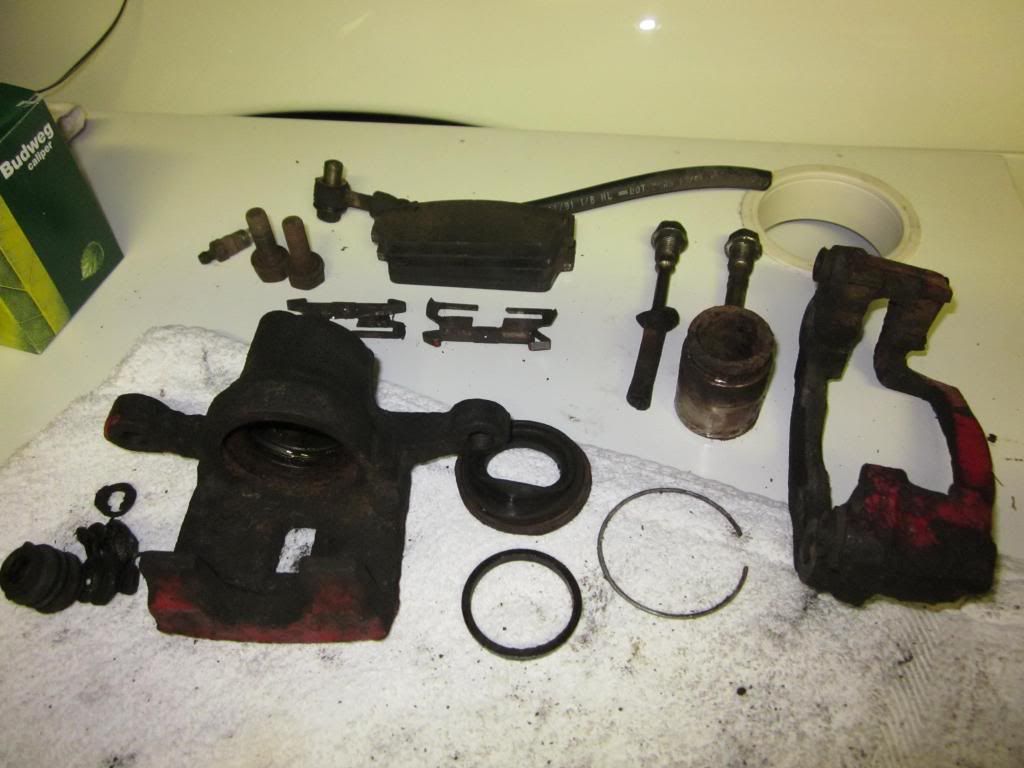 How to rebuild S13 rear calipers